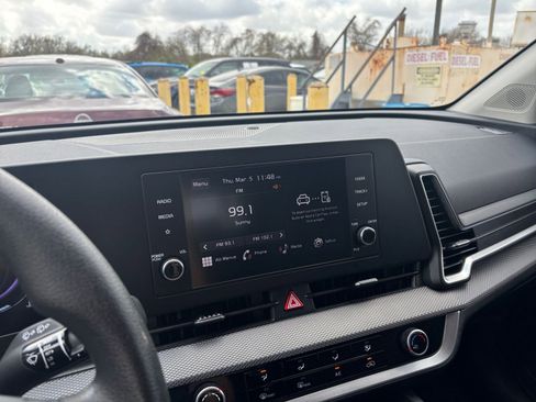 Used 2025 Kia Sportage LX image 20