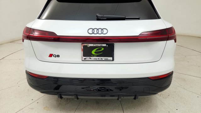 Used 2024 Audi Q8 e-tron Prestige w/ Prestige Package AWD/4WD image 27