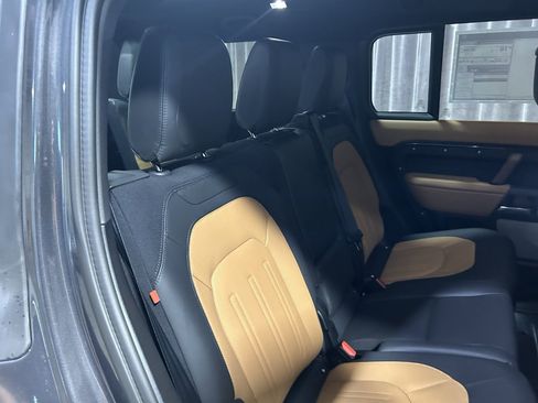 Used 2024 Land Rover Defender 130 X image 19