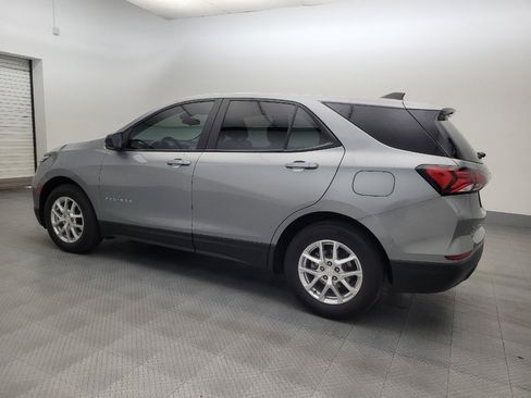 Used 2023 Chevrolet Equinox LS w/ LS Convenience Package FWD image 3