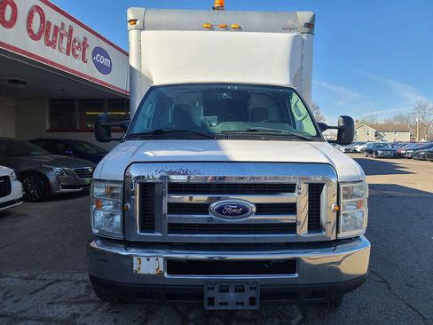 Used 2016 Ford E-450 and Econoline 450 Super Duty image 4