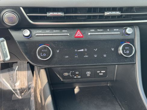Used 2025 Hyundai Sonata SEL FWD image 28