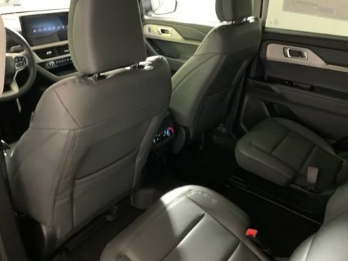 New 2026 Ford Explorer Active w/ Active Comfort Package AWD/4WD image 26
