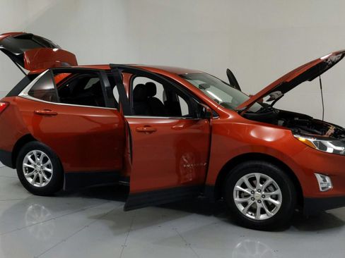 Used 2020 Chevrolet Equinox LT FWD image 12