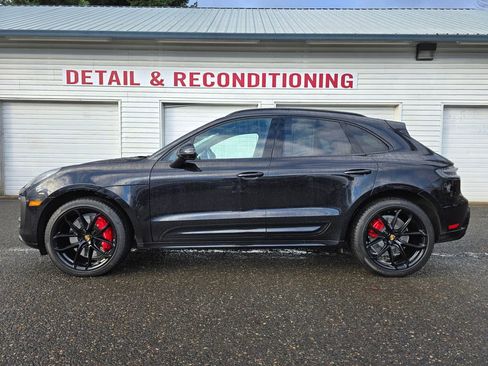 Used 2024 Porsche Macan GTS w/ Premium Plus Package image 37