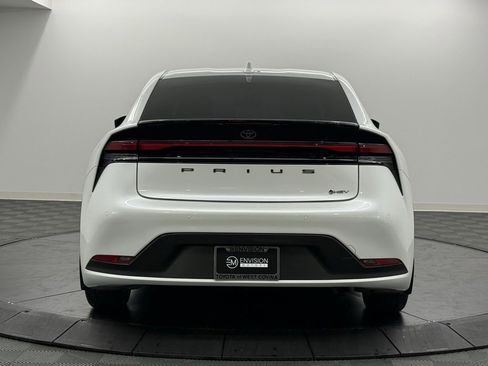 Used 2024 Toyota Prius LE image 8