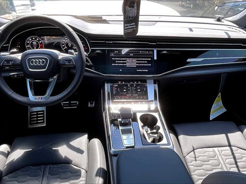 New 2025 Audi RS Q8 performance image 5