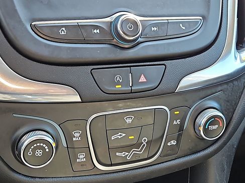 Used 2023 Chevrolet Equinox LT image 16