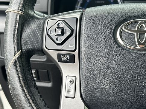 Used 2018 Toyota 4Runner Limited AWD/4WD image 18