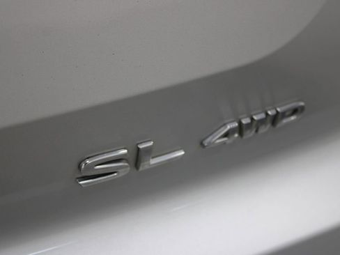 Used 2024 Nissan Pathfinder SL AWD/4WD image 26