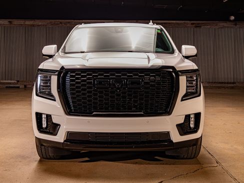 Used 2022 GMC Yukon XL Denali image 2