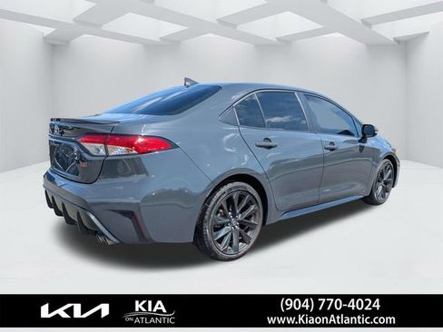 Used 2024 Toyota Corolla SE FWD image 3