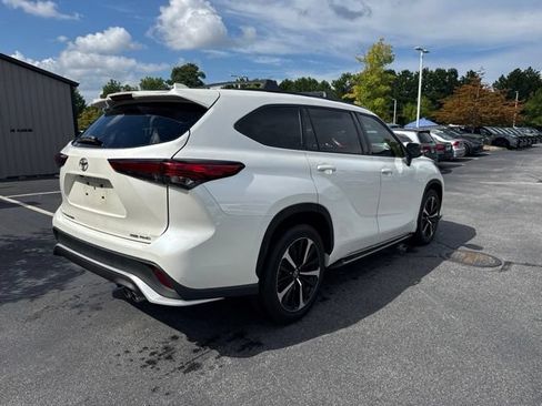 Used 2021 Toyota Highlander XSE AWD/4WD image 5