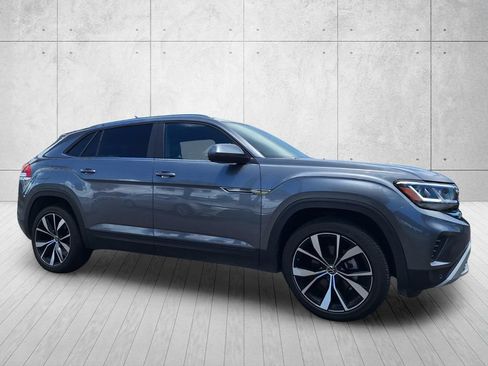 Used 2023 Volkswagen Atlas Cross Sport SE w/ Black Wheel Package FWD image 3