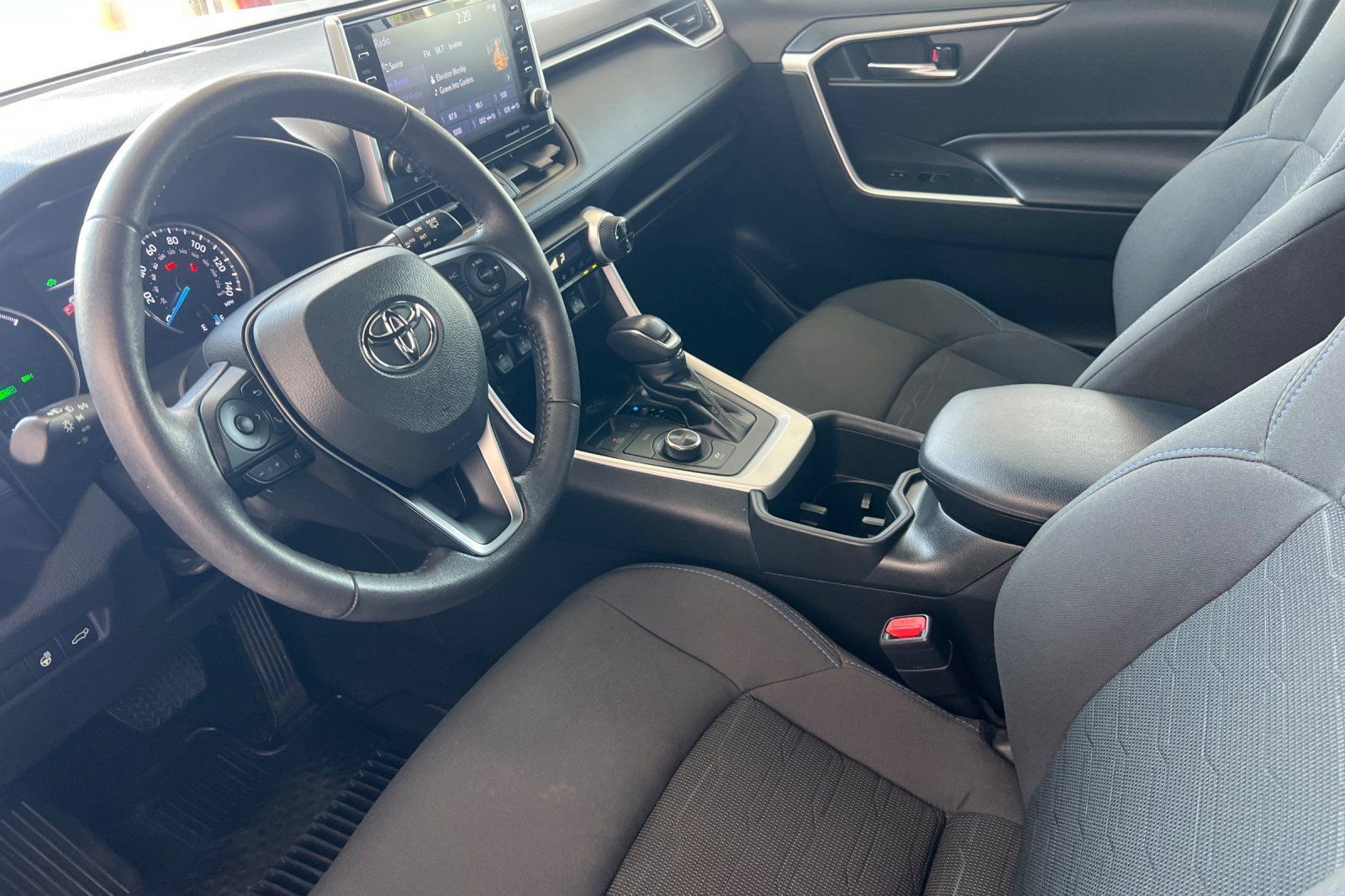 Used 2022 Toyota RAV4 SE w/ Convenience Package AWD/4WD image 7