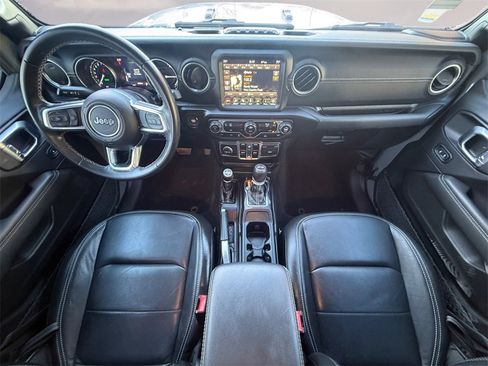 Used 2022 Jeep Wrangler Unlimited Sahara image 12