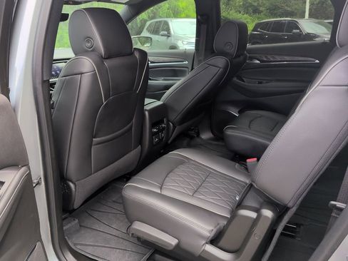 Used 2024 Buick Enclave Avenir w/ Avenir Technology Package AWD/4WD image 41