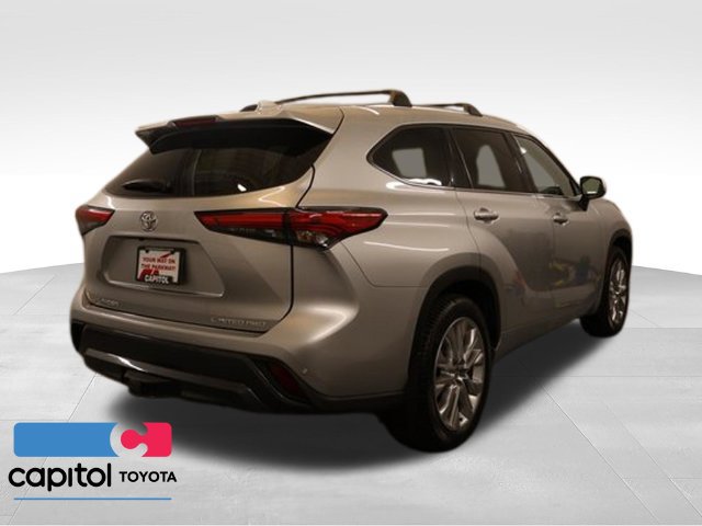 Used 2022 Toyota Highlander Limited AWD/4WD image 2