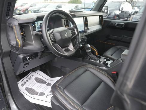 Used 2024 Ford Bronco Badlands image 8