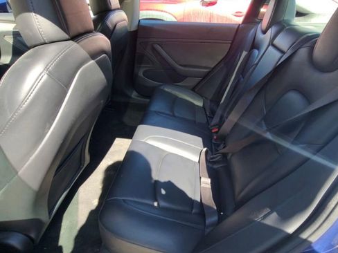 Used 2022 Tesla Model 3 image 4