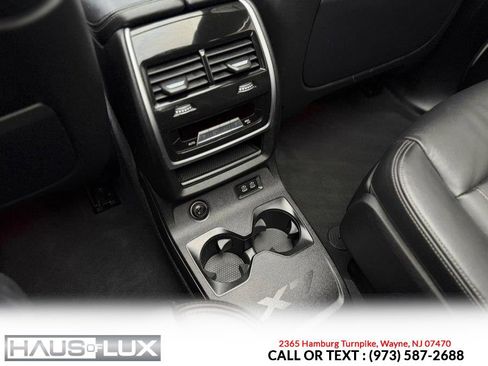 Used 2021 BMW X7 xDrive40i w/ M Sport Package AWD/4WD image 19