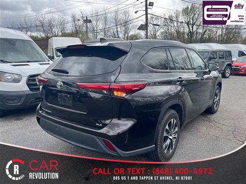 Used 2021 Toyota Highlander XLE FWD image 6