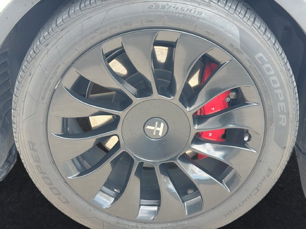 Used 2021 Tesla Model Y Performance AWD/4WD image 31