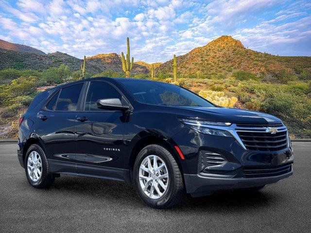 Used 2023 Chevrolet Equinox LS w/ LS Convenience Package FWD image 2