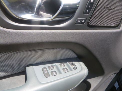 Used 2020 Volvo XC60 T6 R-Design image 12