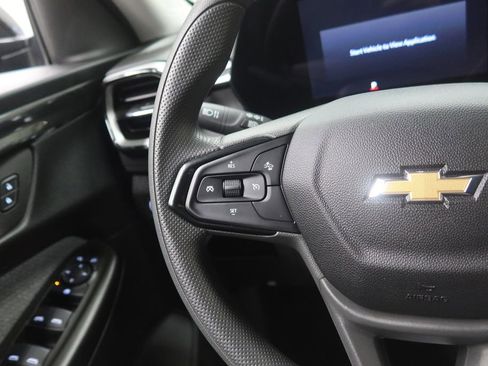 Used 2025 Chevrolet TrailBlazer LT AWD/4WD image 21