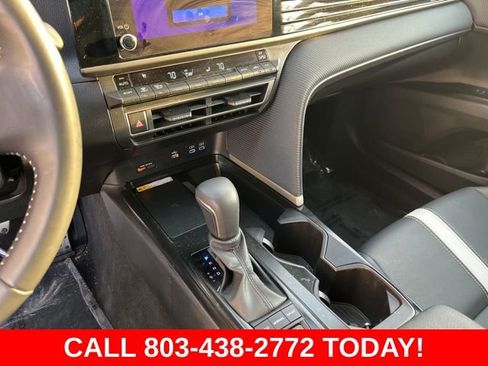 Used 2025 Toyota Camry SE w/ Convenience Package image 25