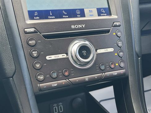 Used 2020 Ford Fusion Titanium image 16