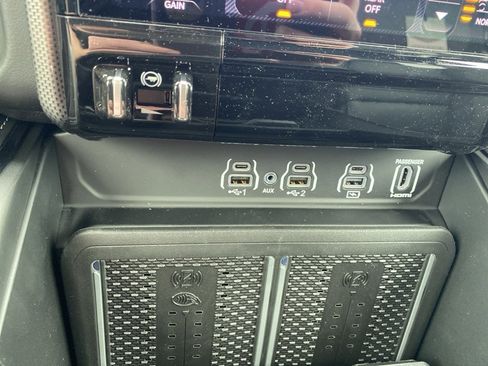 New 2025 RAM 1500 Limited image 32