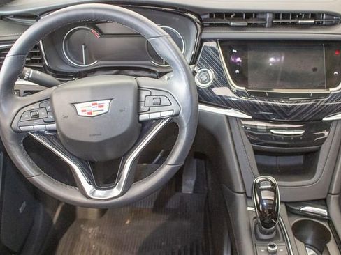 Used 2024 Cadillac XT6 Premium Luxury w/ LPO, Floor Liner Package AWD/4WD image 18