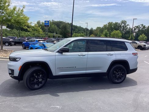 Used 2024 Jeep Grand Cherokee L Laredo image 6