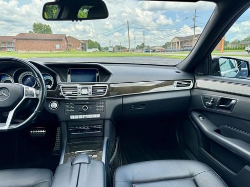 Used 2016 Mercedes-Benz E 350 4MATIC Sedan image 19