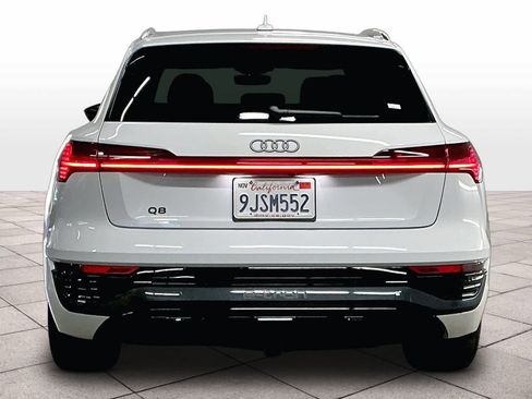 Certified 2024 Audi Q8 e-tron Premium Plus w/ Premium Plus Package image 7