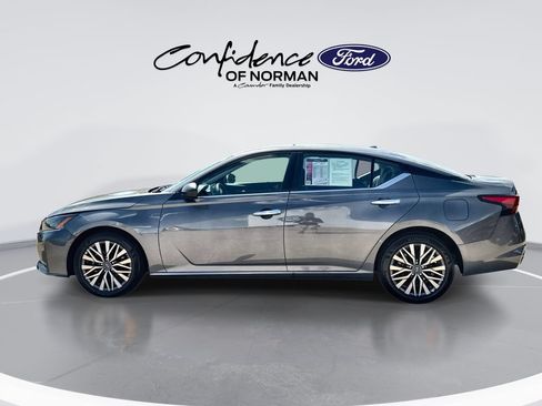 Used 2025 Nissan Altima 2.5 SV FWD image 5