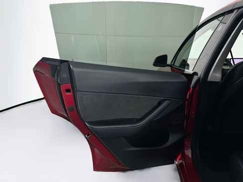 Used 2023 Tesla Model Y Performance image 25