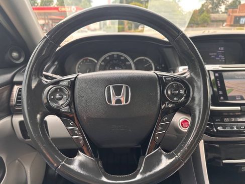 Used 2017 Honda Accord EX-L image 19