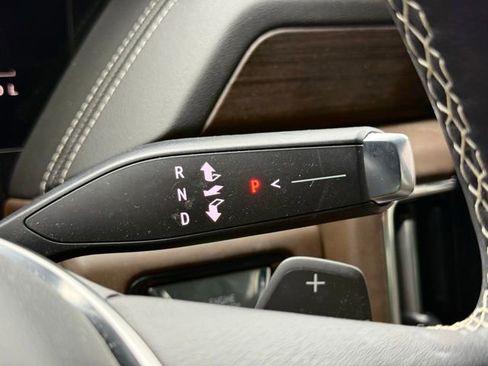 Used 2025 GMC Yukon Denali Ultimate AWD/4WD image 17