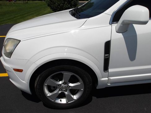 Used 2014 Chevrolet Captiva Sport LTZ FWD image 30