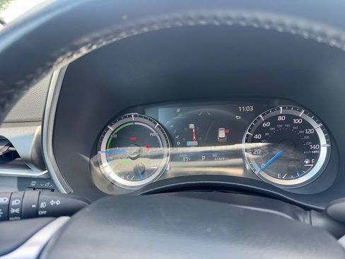 Used 2024 Toyota Highlander XLE AWD/4WD image 23