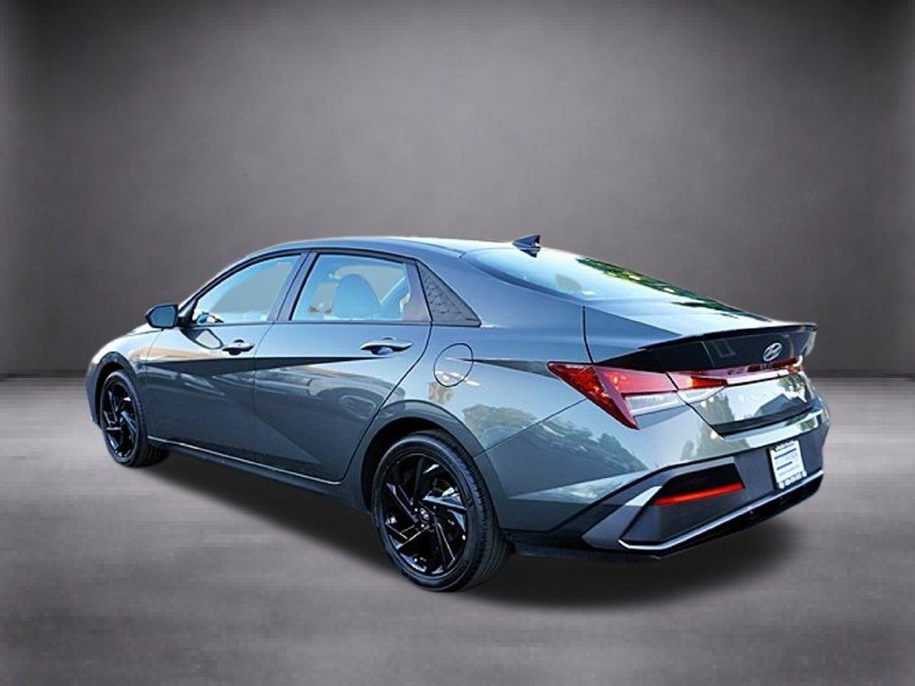 Certified 2026 Hyundai Elantra Sport FWD image 7
