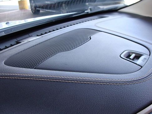 Used 2017 Jeep Cherokee Sport image 25