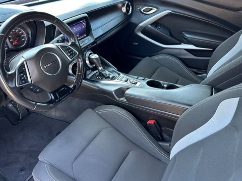 Used 2023 Chevrolet Camaro LT w/ Technology Package image 9