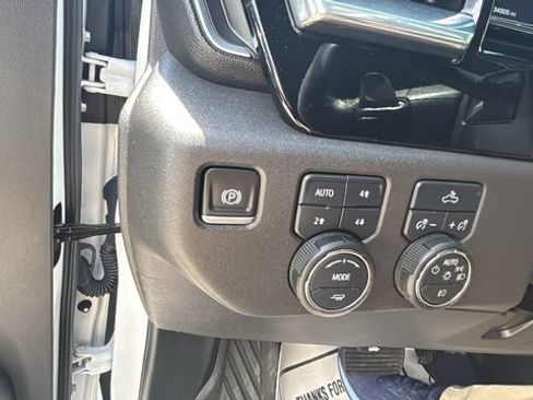 Used 2025 Chevrolet Silverado 1500 LT Trail Boss w/ Convenience Package II AWD/4WD image 16