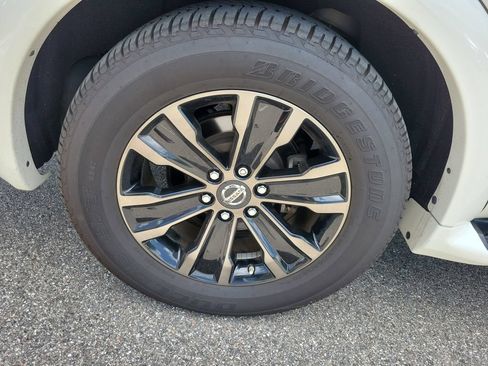 Used 2019 Nissan Armada Platinum w/ Captain's Chairs Package RWD image 6