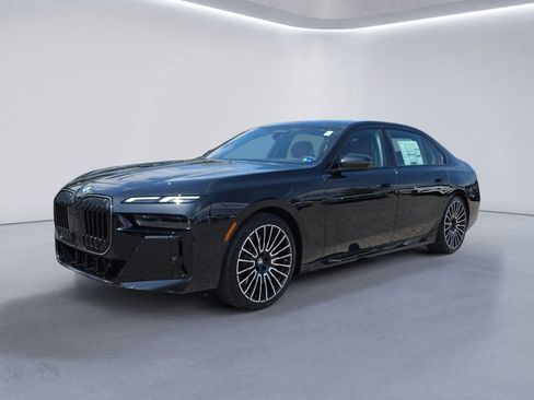 New 2026 BMW 740i xDrive AWD/4WD image 7