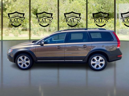Used 2016 Volvo XC70 T5 Premier w/ Proximity Package image 8